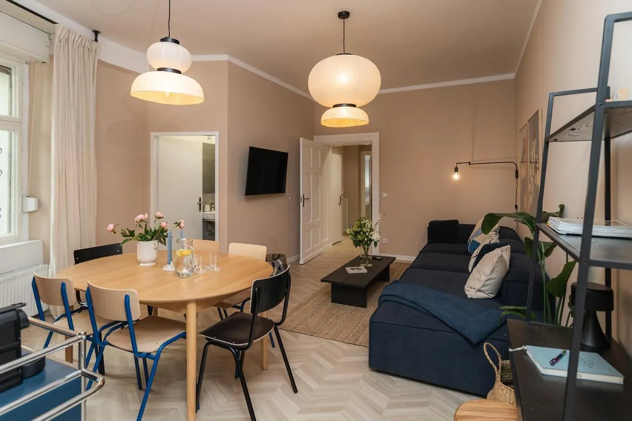 Arbio I Artsy Berlin Oasis Apartment 0*,